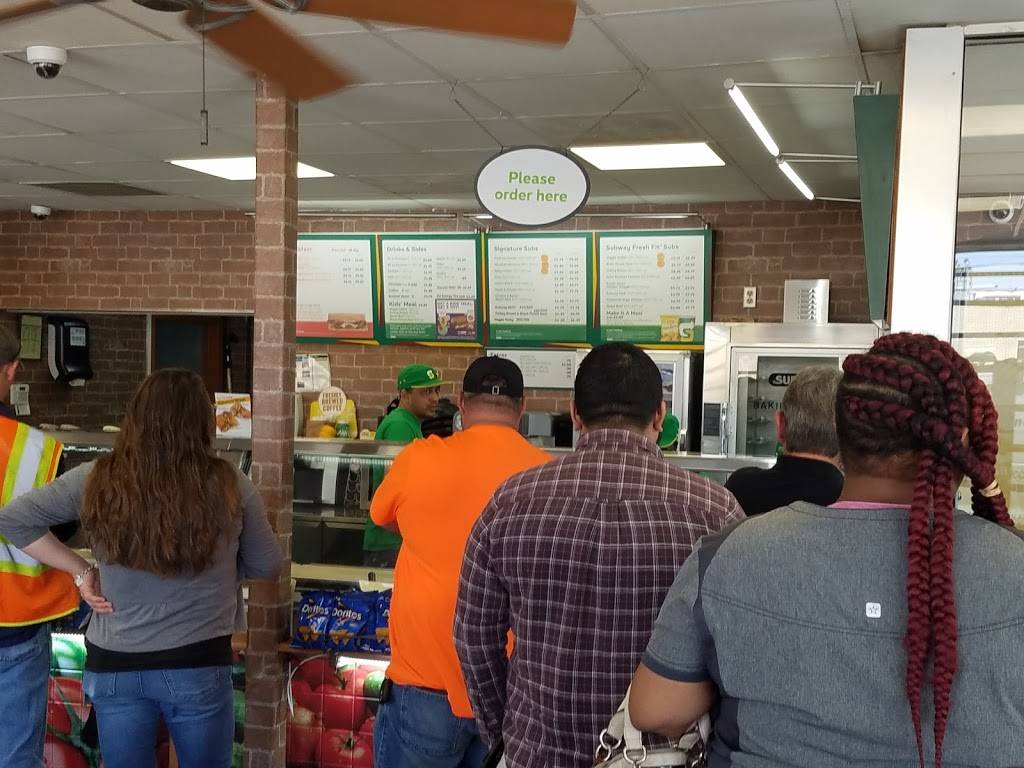 Subway | restaurant | 353 Murfreesboro Rd, Nashville, TN 37210, USA | 6152567827 OR +1 615-256-7827