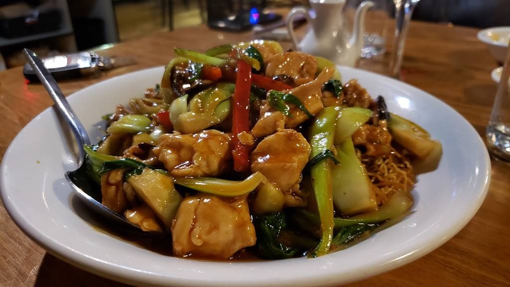 Momo Mee | restaurant | 110 E Greenfield Ave, Milwaukee, WI 53204, USA | 4143169003 OR +1 414-316-9003