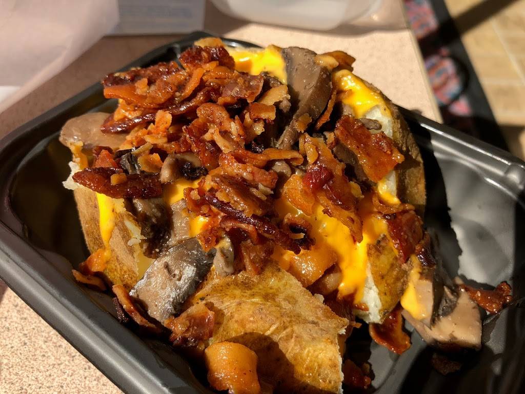 Wendys | restaurant | 6349 Seven Corners, Falls Church, VA 22044, USA | 7035383854 OR +1 703-538-3854