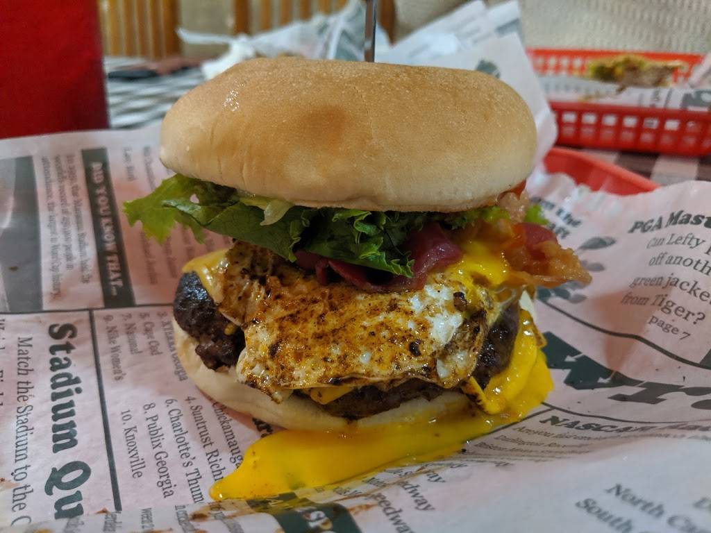 Flying Cow Burger &Wing Co. | restaurant | 120 Jefferson St, Pittsburg, TX 75686, USA | 9032437996 OR +1 903-243-7996