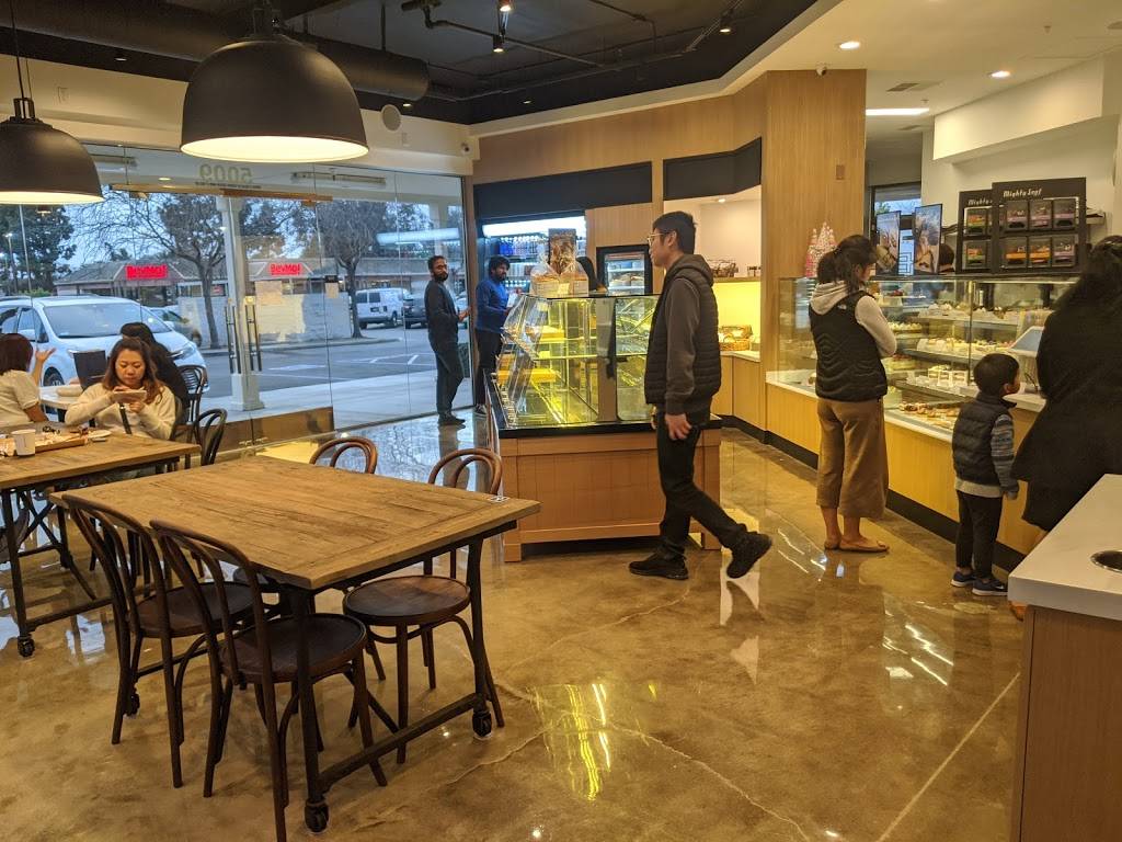 Paris Baguette | bakery | 5009 Mowry Ave, Fremont, CA 94538, USA | 5108942635 OR +1 510-894-2635