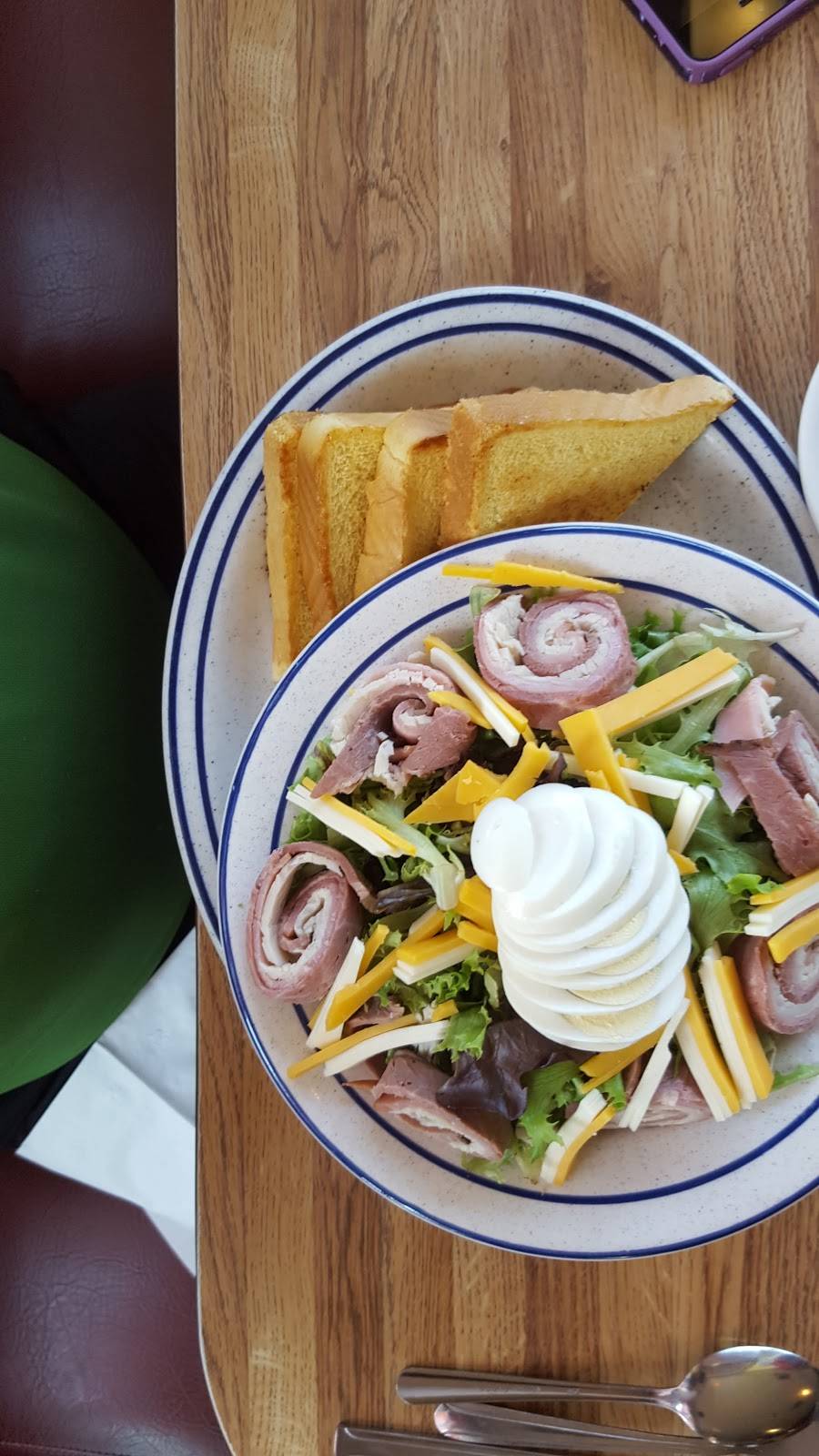 Galloping Gerties Bar & Grill | restaurant | 15417 Union Ave SW, Lakewood, WA 98498, USA | 2535844848 OR +1 253-584-4848