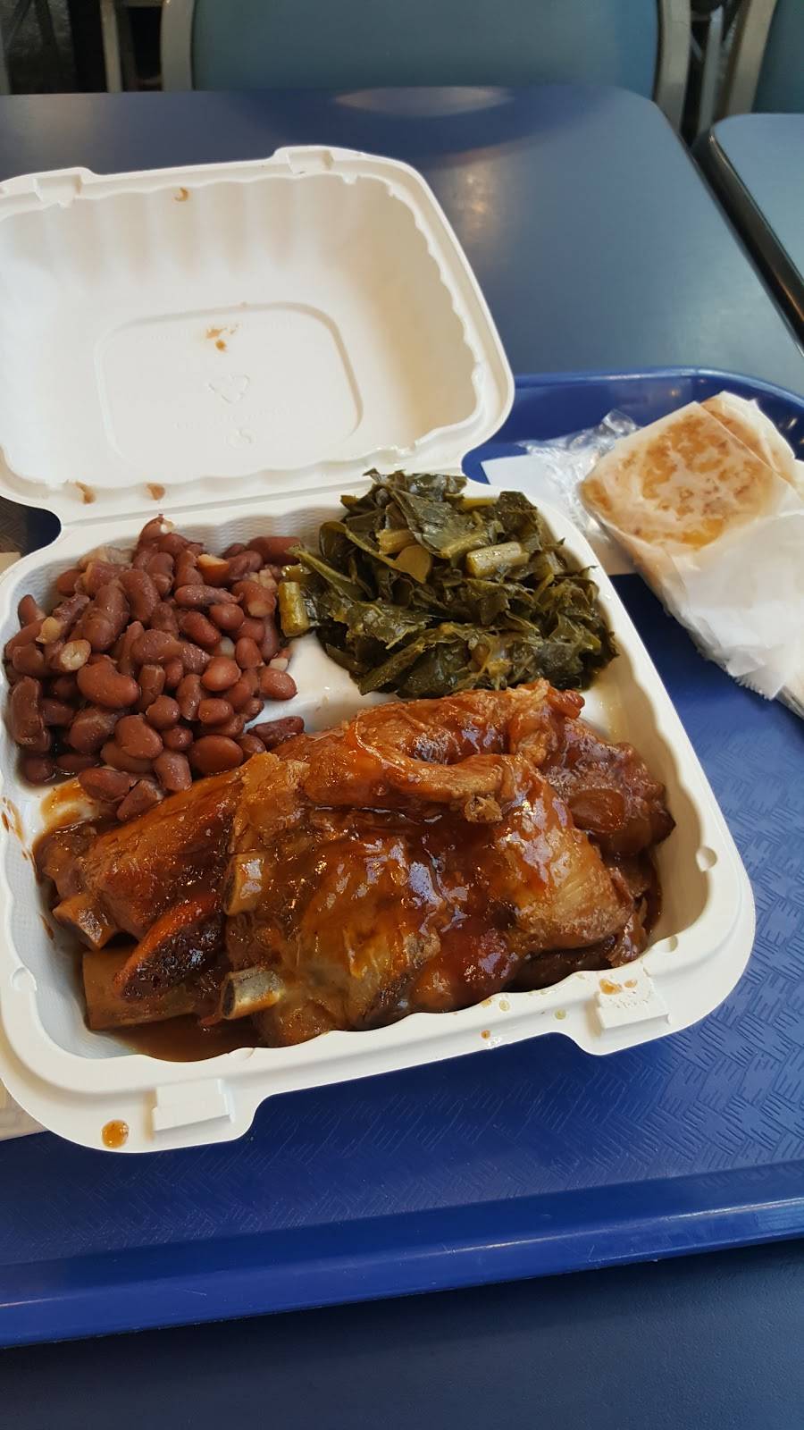 Saints Paradise Cafeteria | restaurant | 601 M St NW, Washington, DC 20001, USA | 2027892289 OR +1 202-789-2289