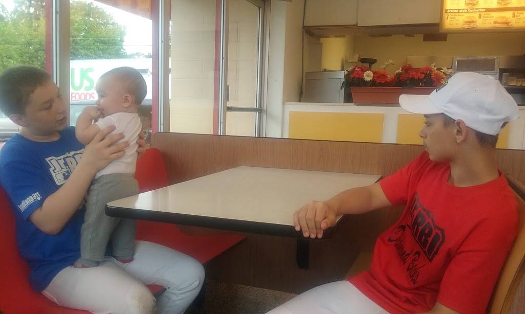 Dairy Queen | restaurant | 3906 E 10th St, Indianapolis, IN 46201, USA | 3173539397 OR +1 317-353-9397