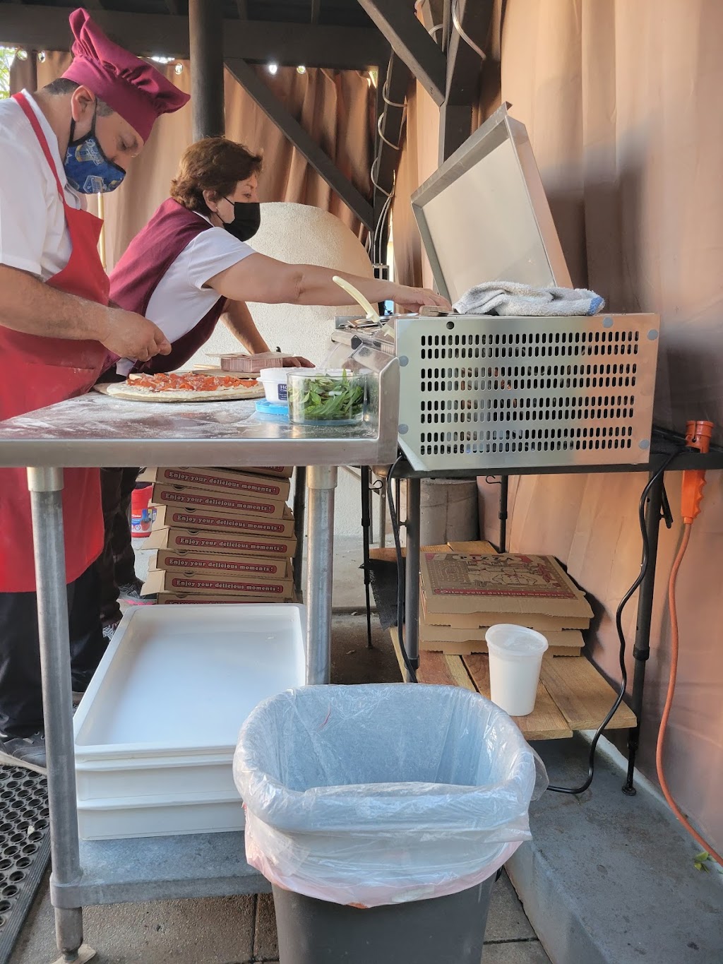 Hugos Pizza | meal takeaway | 717 N Soto St, Los Angeles, CA 90033, USA | 3233565422 OR +1 323-356-5422