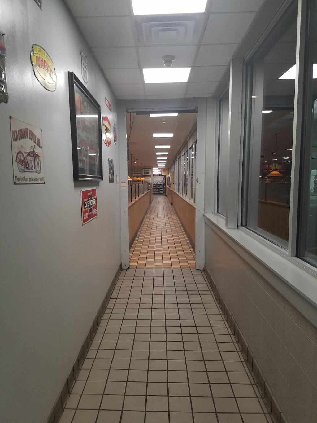 TA Elgin | restaurant | 19N741 Hwy 20, Hampshire, IL 60140, USA | 8476834550 OR +1 847-683-4550