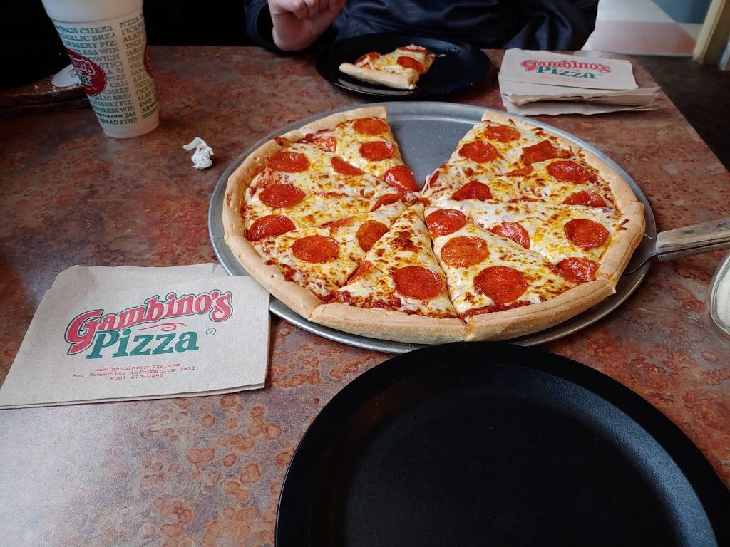 Gambinos Pizza | meal delivery | 102 N Broadway Ave, Sterling, KS 67579, USA | 6202783400 OR +1 620-278-3400