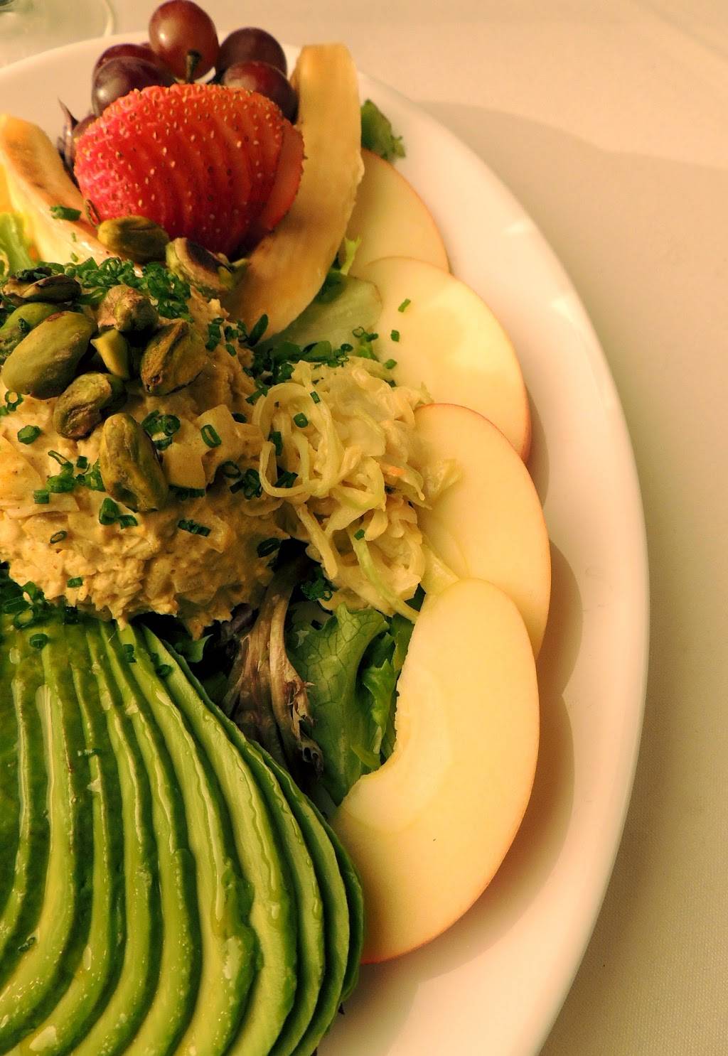 La Petite Auberge | restaurant | 311 William St, Fredericksburg, VA 22401, USA | 5403712727 OR +1 540-371-2727