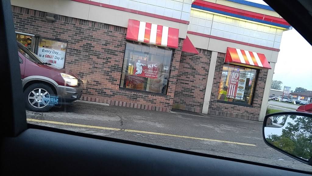 KFC | restaurant | 34330 Groesbeck Hwy, Clinton Twp, MI 48035, USA | 5867921933 OR +1 586-792-1933