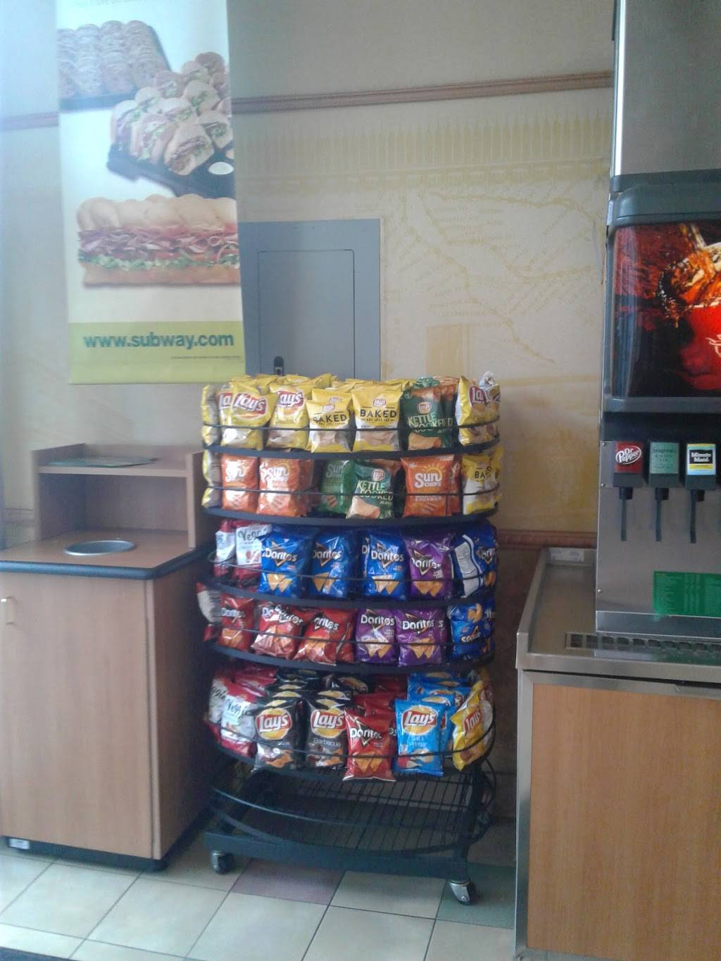 Subway Restaurants | restaurant | 132-40 Metropolitan Ave, Richmond Hill, NY 11418, USA | 7185269800 OR +1 718-526-9800