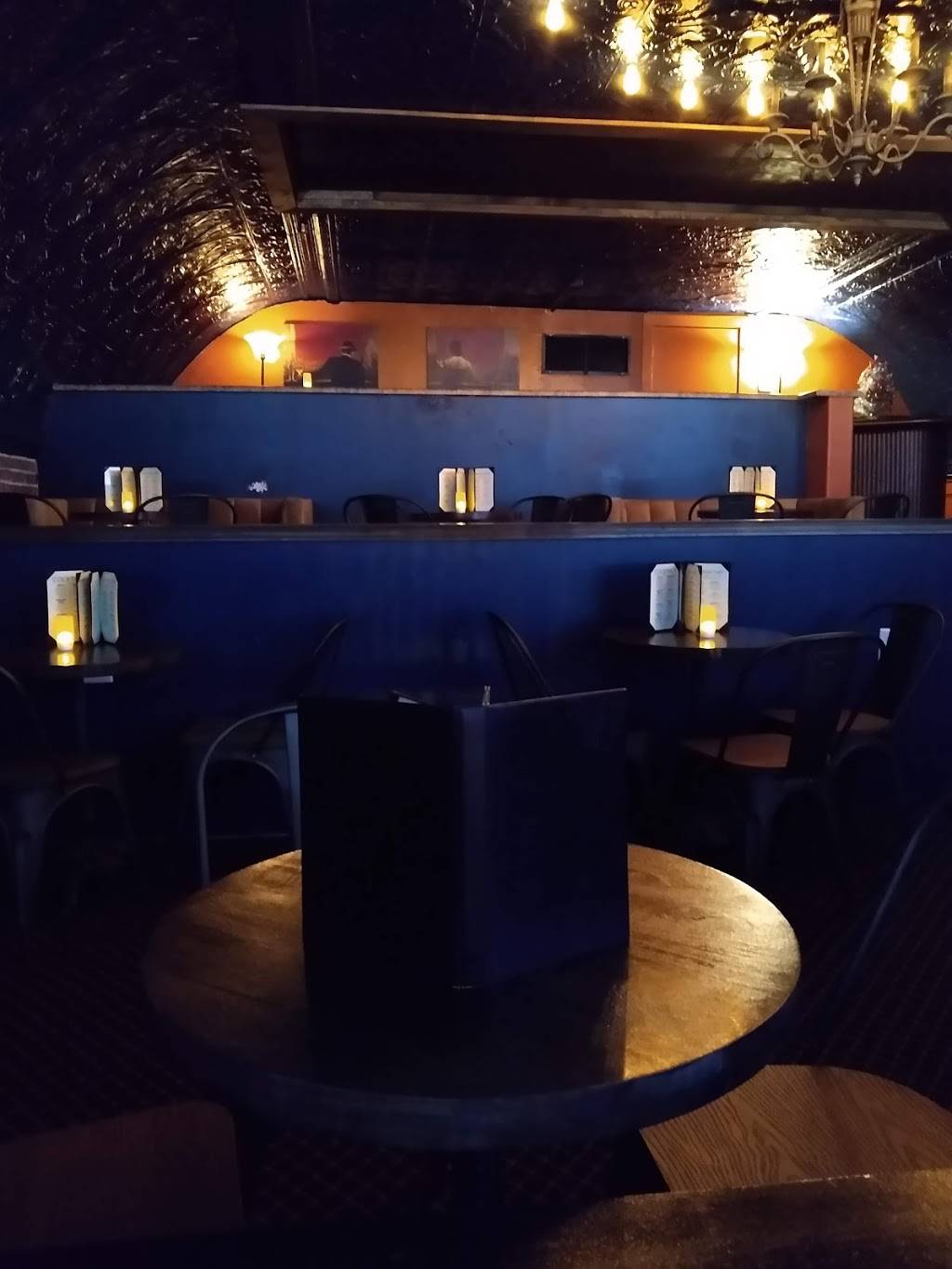 Vorshay’s Cocktail Lounge | restaurant | 417 E Douglas Ave, Wichita, KS 67202, USA | 3162659606 OR +1 316-265-9606