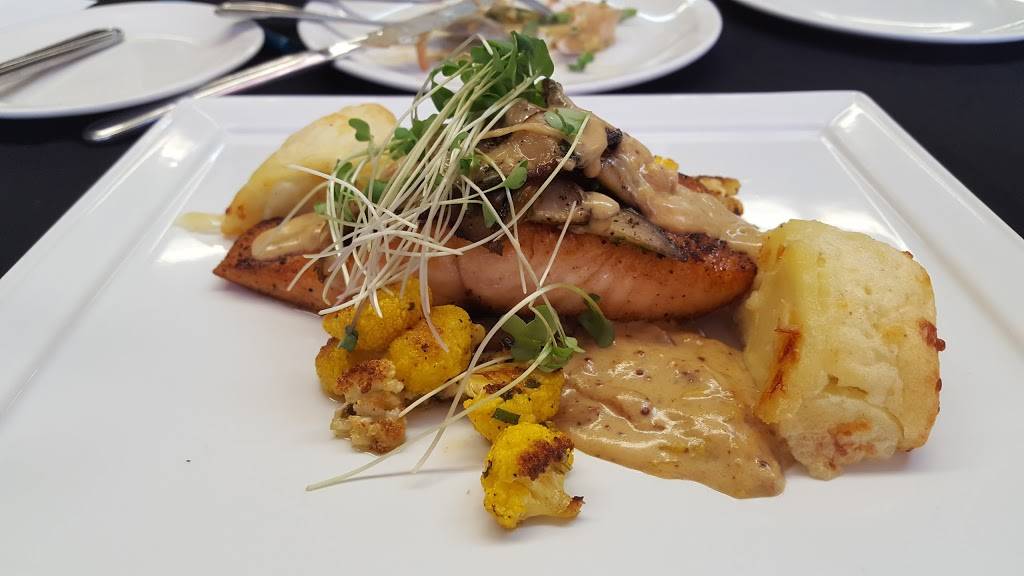 Traiteur Les Cuisines Leblanc | restaurant | 266 Rue Saint-Ignace, La Prairie, QC J5R 1E5, Canada | 4504442258 OR +1 450-444-2258