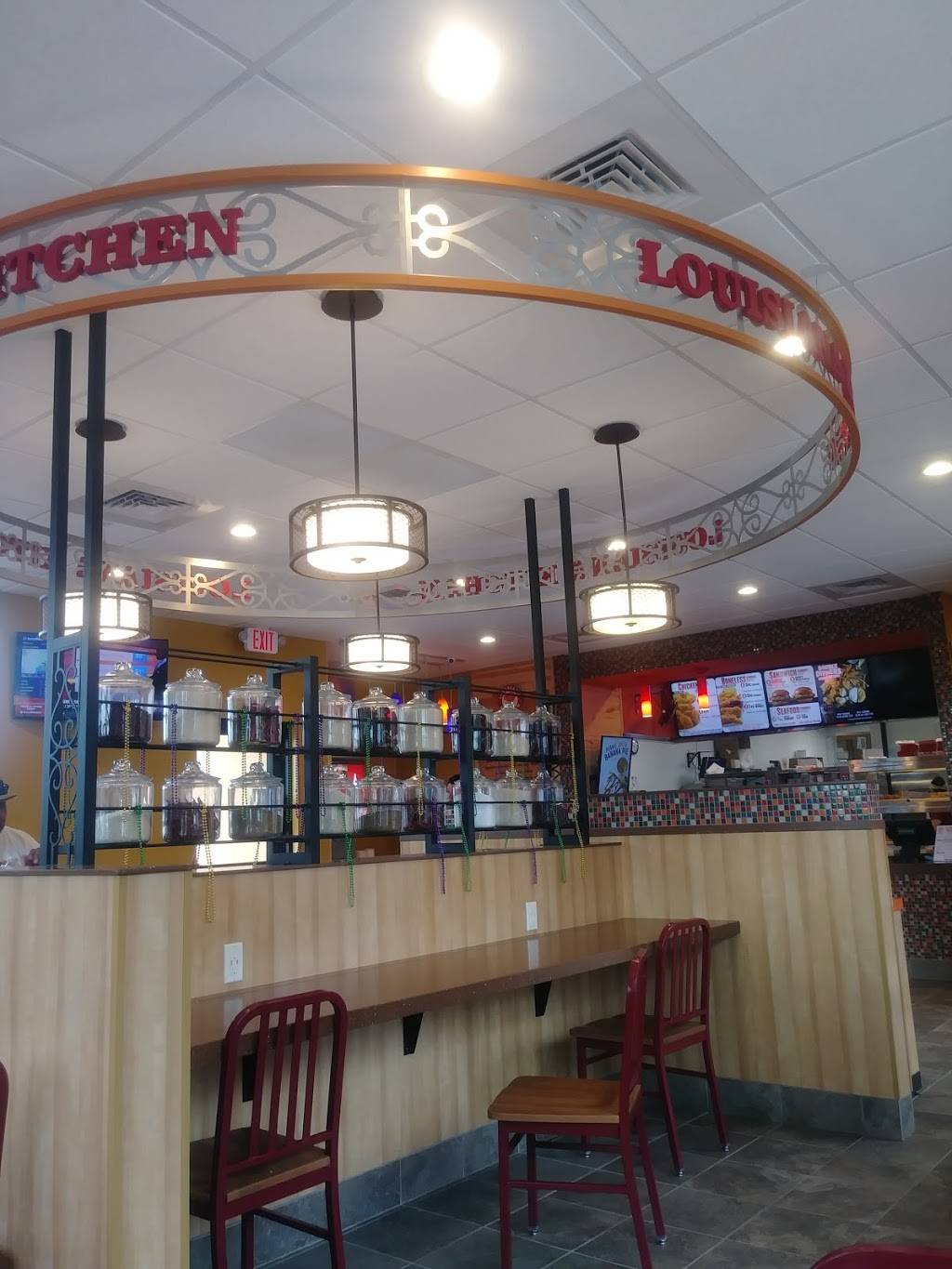 Popeyes Louisiana Kitchen | restaurant | 3308 W Davis St, Dallas, TX 75211, USA | 2143334504 OR +1 214-333-4504