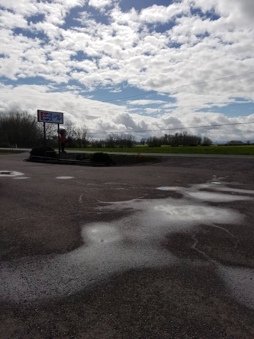 Shirley Mays | restaurant | 36065 Santiam Hwy SE, Albany, OR 97322, USA | 5419289662 OR +1 541-928-9662