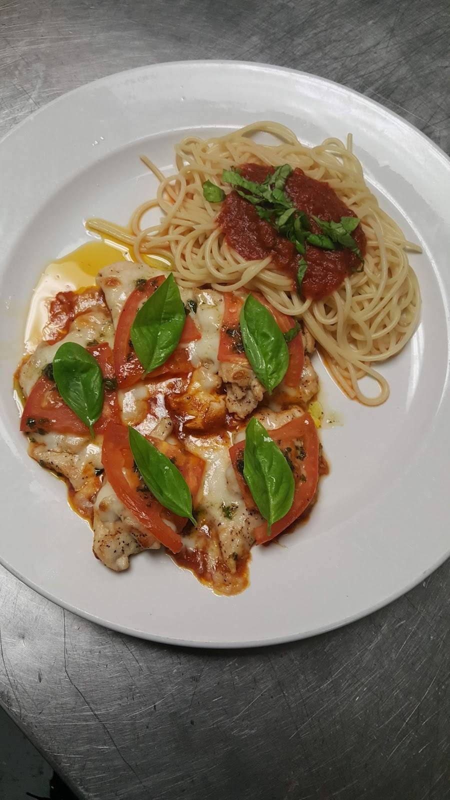 Mamma Mias Pizza and Pasta | restaurant | 4243 Seven Lakes Plaza, West End, NC 27376, USA | 9106736900 OR +1 910-673-6900