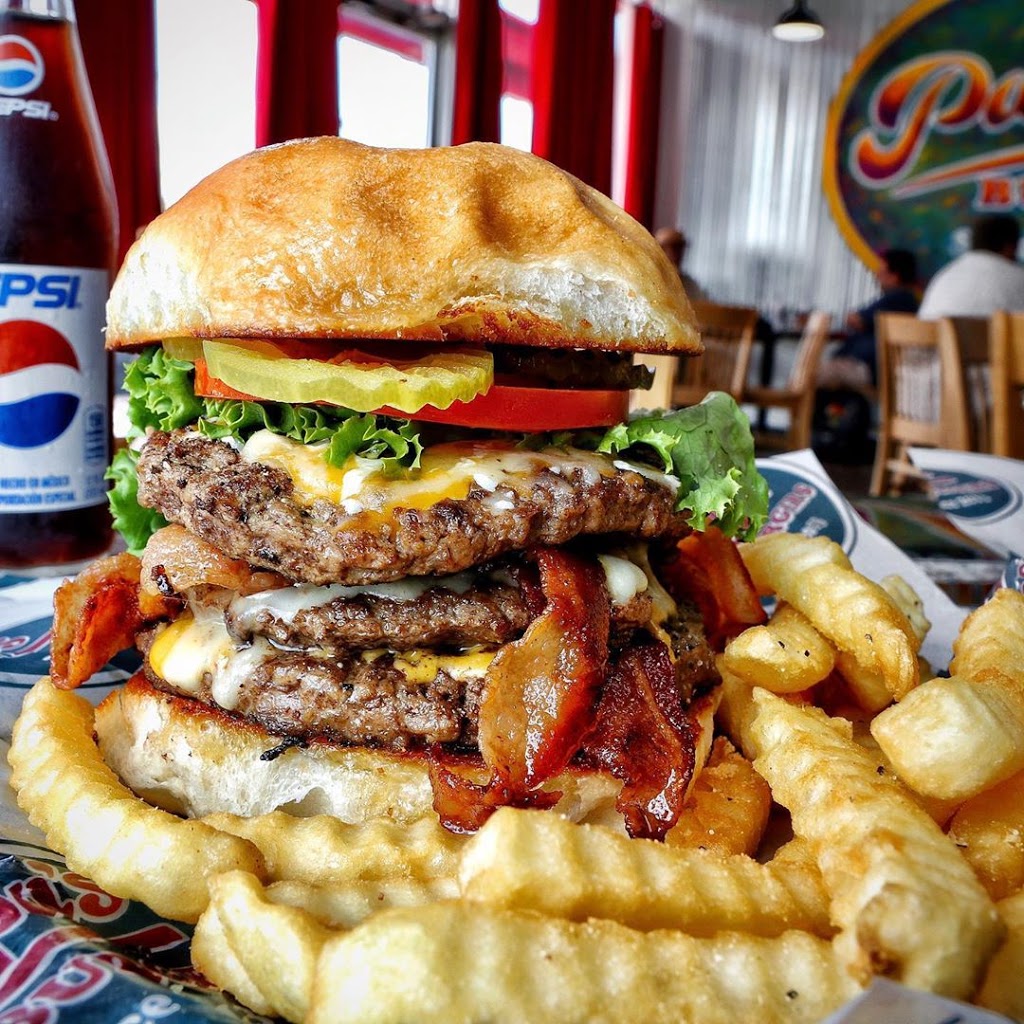 Papas Burgers "In God We Trust" | restaurant | 6900 San Pedro Ave #107, San Antonio, TX 78216, USA | 2107819171 OR +1 210-781-9171