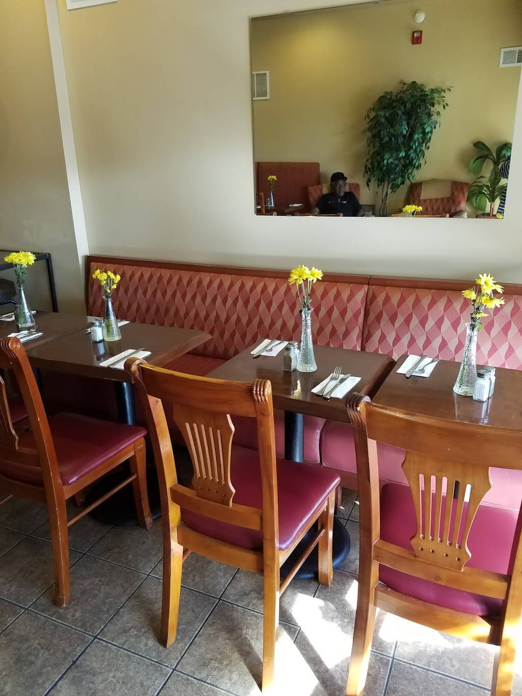 The Crimson Cafe | restaurant | 5847 Market St, Philadelphia, PA 19139, USA | 2154722233 OR +1 215-472-2233