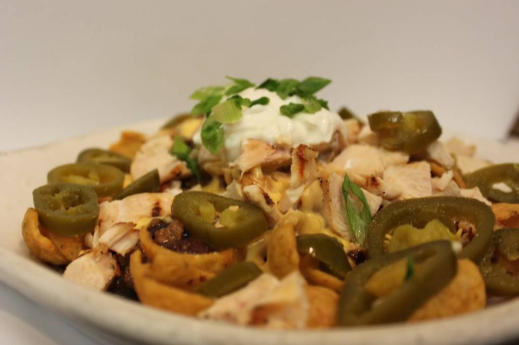 ROCKS lakeview | restaurant | 3463 N Broadway, Chicago, IL 60657, USA | 7734720493 OR +1 773-472-0493