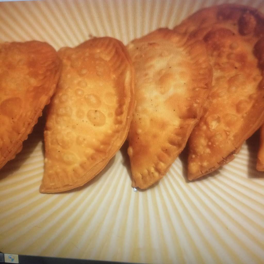 Julios Gourmet Food Truck | restaurant | 131 Webster Ave, Providence, RI 02909, USA | 4014184760 OR +1 401-418-4760