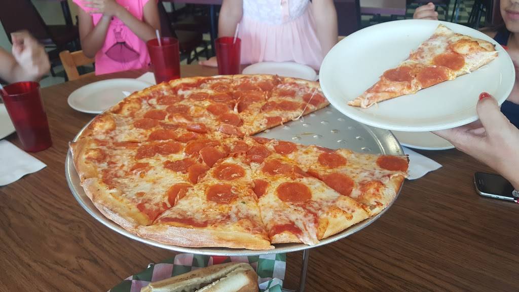 Don Carmelo’s Pizzeria | restaurant | 1024 N 204th Ave, Elkhorn, NE 68022, USA | 4022899800 OR +1 402-289-9800