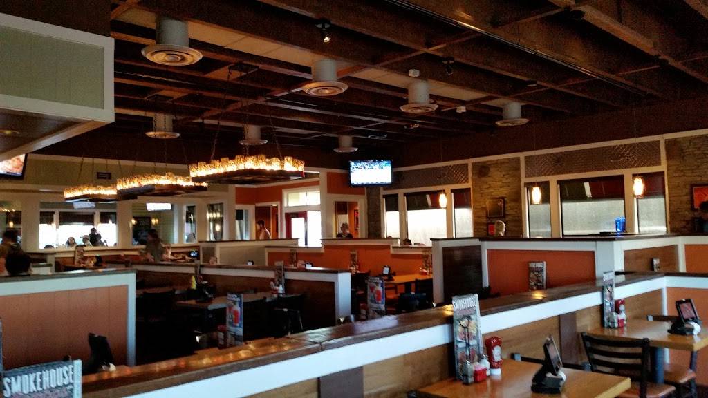 Chilis Grill & Bar | meal takeaway | 3917 S Gilbert Rd, Gilbert, AZ 85296, USA | 4808124636 OR +1 480-812-4636