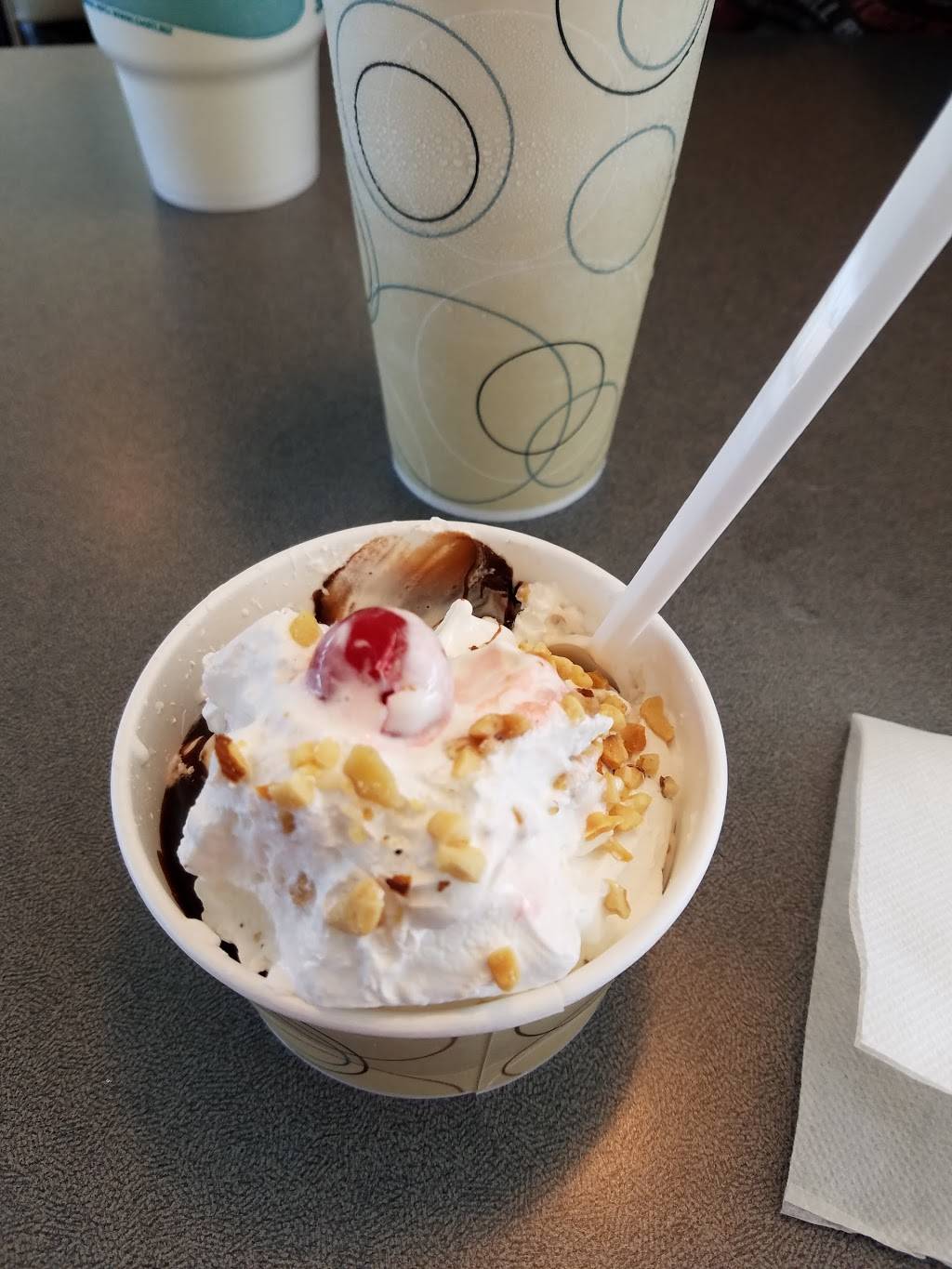 Polk-A-Dot Drive In | restaurant | 222 N Front St, Braidwood, IL 60408, USA | 8154583377 OR +1 815-458-3377