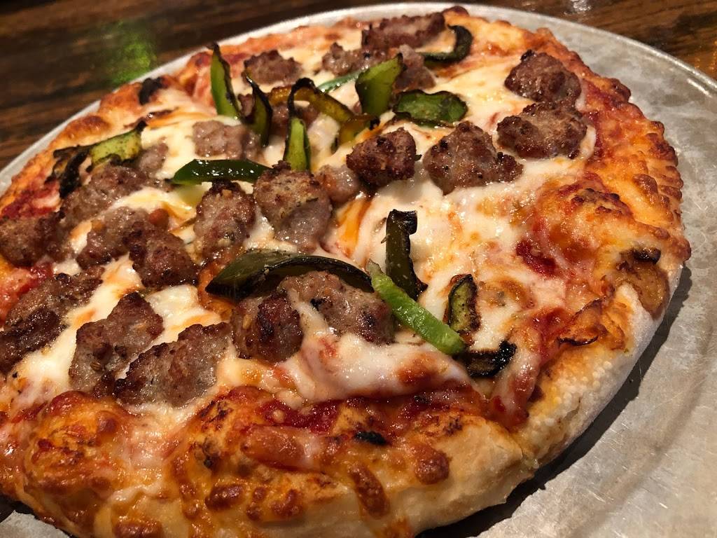 Old Chicago | restaurant | 3333 28th St SE A, Grand Rapids, MI 49512, USA | 6169401111 OR +1 616-940-1111