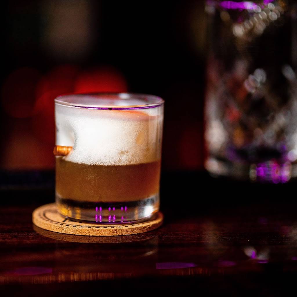 Illusions Theatre and Bar | restaurant | 827 Fourth Ave, San Diego, CA 92101, USA | 6197388350 OR +1 619-738-8350