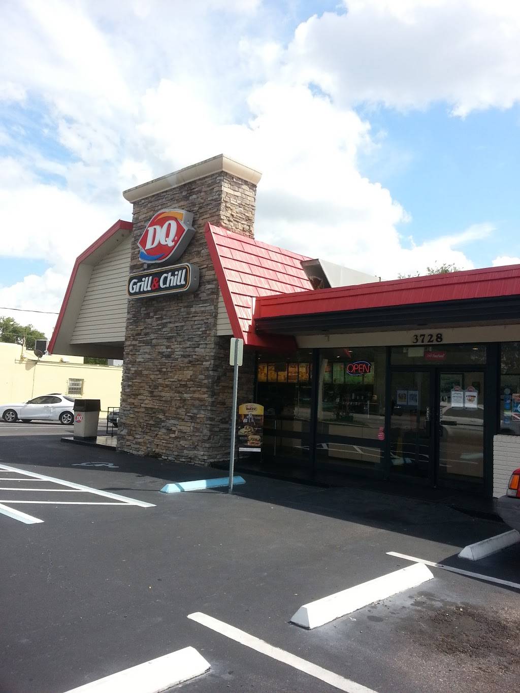 Dairy Queen Grill & Chill | restaurant | 3728 E Curry Ford Rd, Orlando, FL 32806, USA | 4078967861 OR +1 407-896-7861