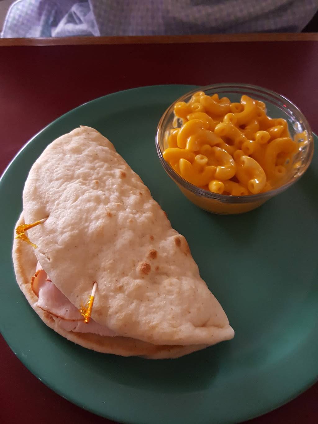 Crossroads Grill | restaurant | 5250 Old Charlotte Hwy # F, Monroe, NC 28110, USA | 7042381221 OR +1 704-238-1221