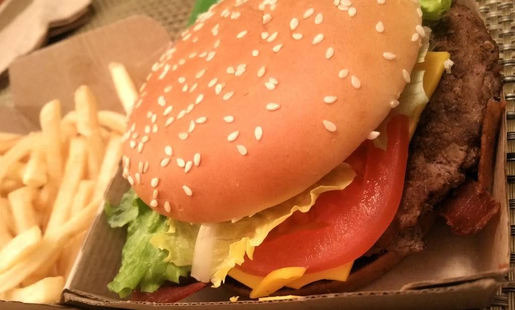 McDonalds | cafe | 5636 Glen Erin Dr, Mississauga, ON L5M 6B1, Canada | 9058127187 OR +1 905-812-7187