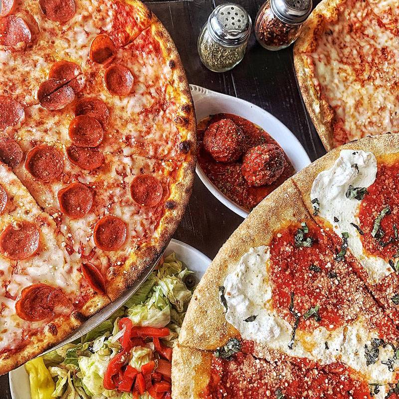 Gennaros Pizza Parlor | restaurant | 1704 Western Ave, Albany, NY 12203, USA | 5186080300 OR +1 518-608-0300