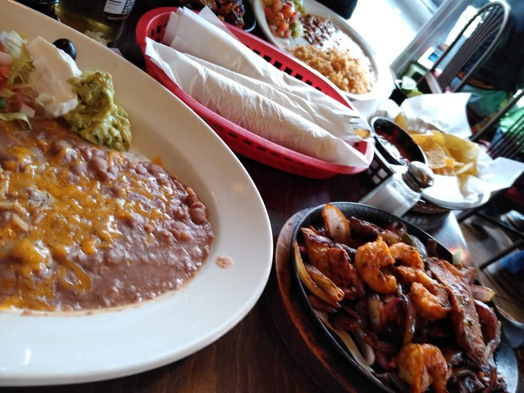 Baja Cali Taqueria & Grill | restaurant | 23 Orinda Way, Orinda, CA 94563, USA | 9252589987 OR +1 925-258-9987