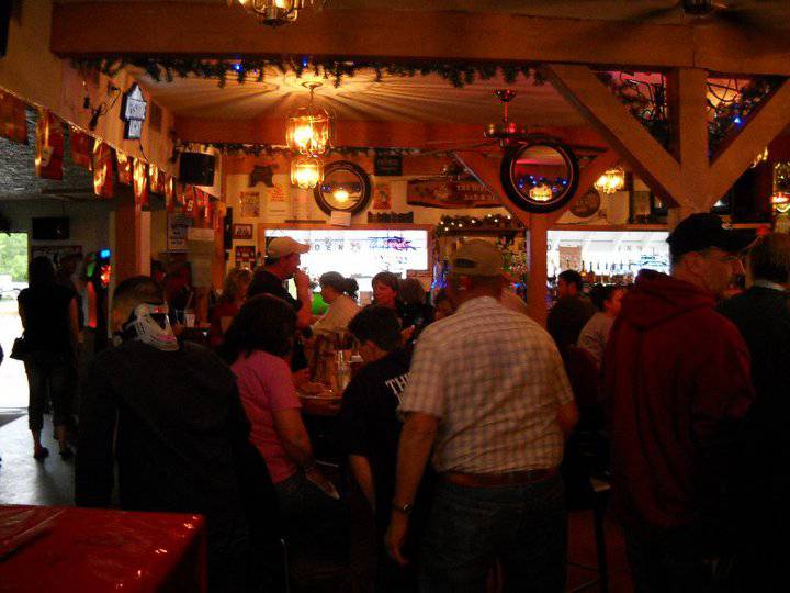 Hidden Inn Bar & Grill | night club | 213 White St, Kendall, WI 54638, USA | 6084637194 OR +1 608-463-7194