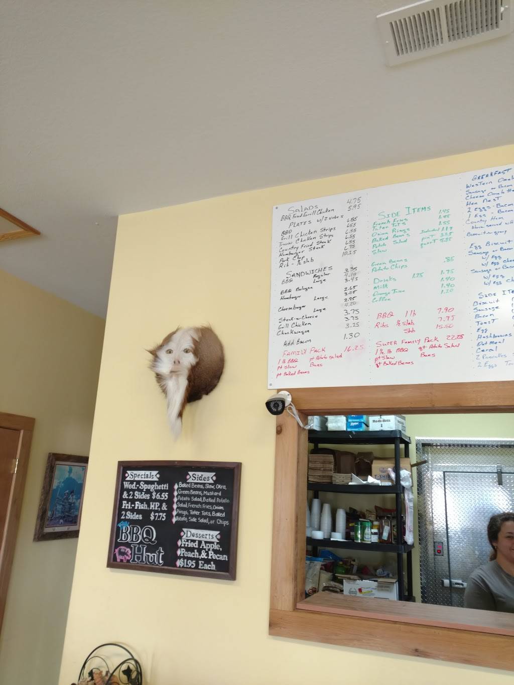 BBQ Hut | restaurant | 1940 Forrest St, Dyersburg, TN 38024, USA | 7313255239 OR +1 731-325-5239
