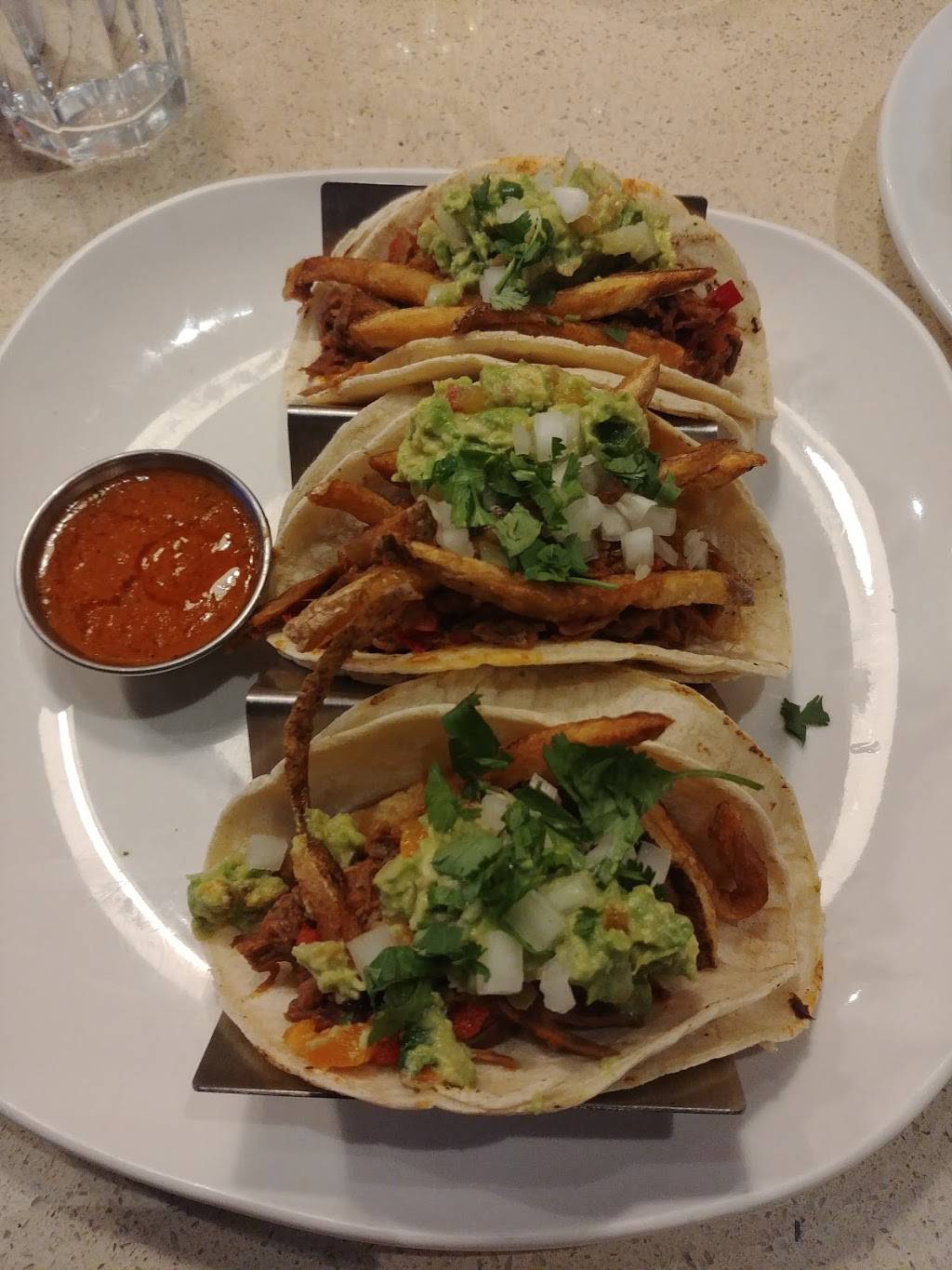 Fusion Latino | restaurant | 3336 Rue Ontario E, Montréal, QC H1W 1P7, Canada | 5145222397 OR +1 514-522-2397