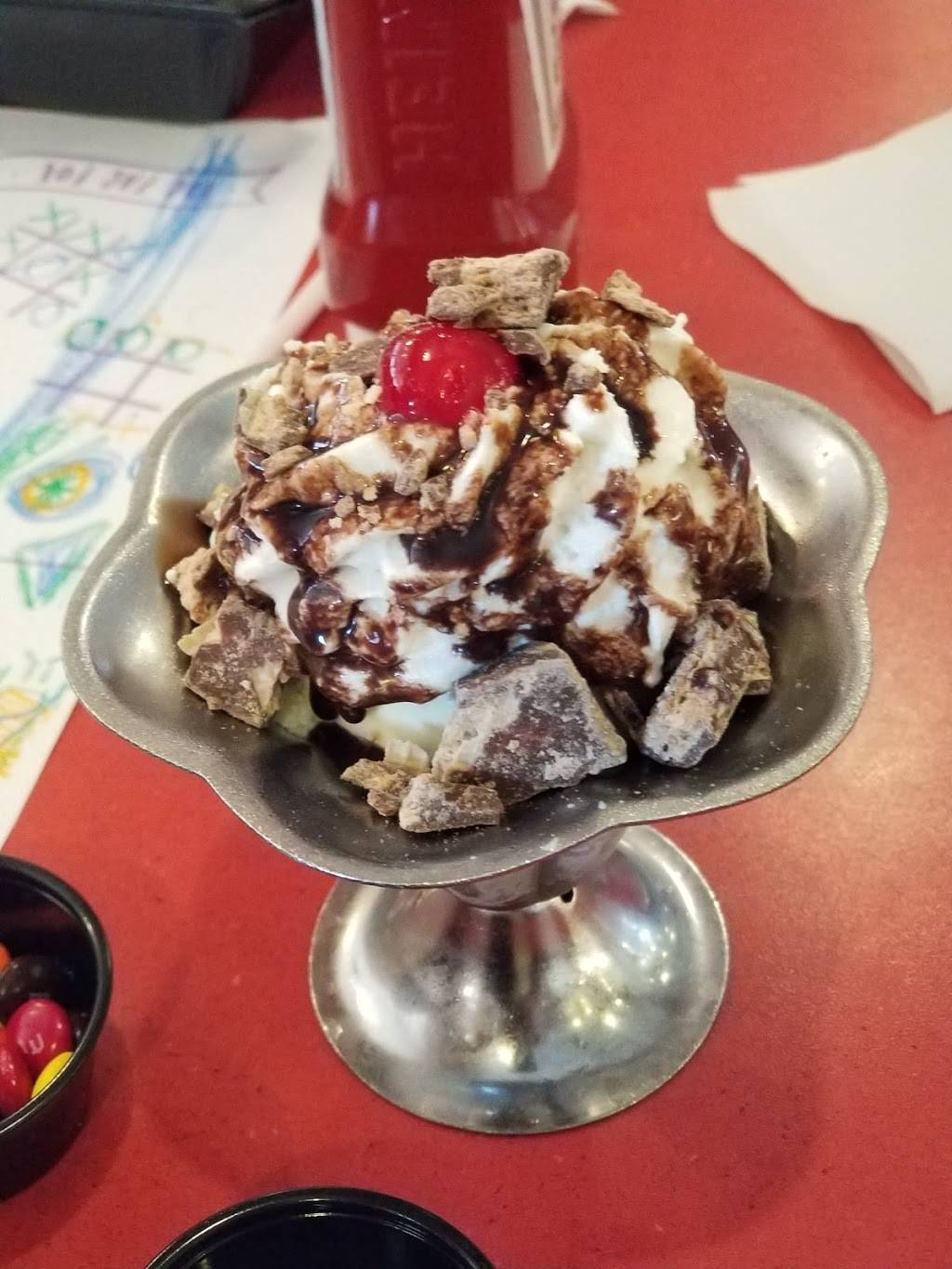 Friendlys | restaurant | 647 Berlin - Cross Keys Rd, Sicklerville, NJ 08081, USA | 8562622371 OR +1 856-262-2371