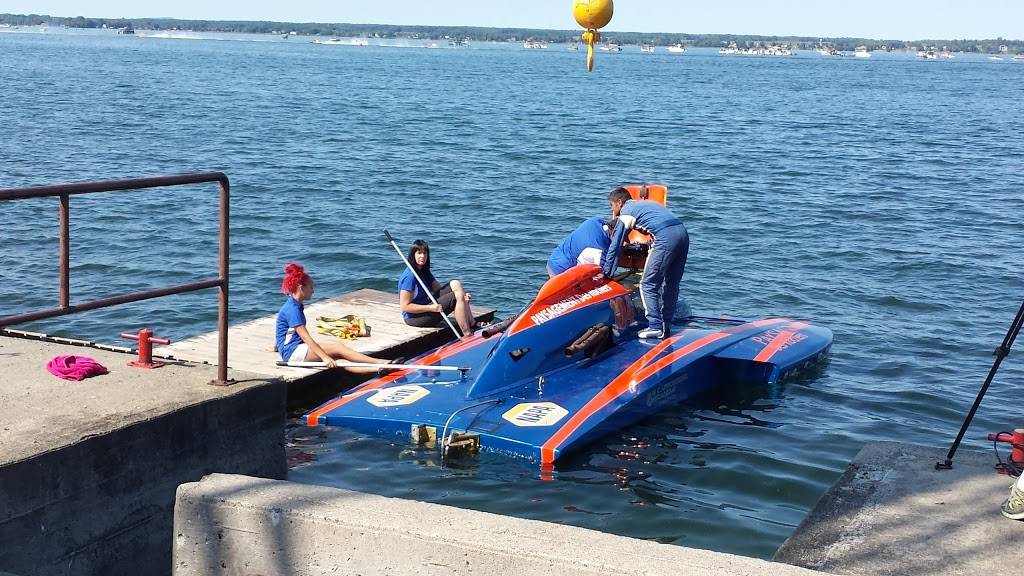 Resto-Bar Marina Melocheville | restaurant | 4 Rue Bourcier, Beauharnois, QC J6N 0J8, Canada | 4502259016 OR +1 450-225-9016