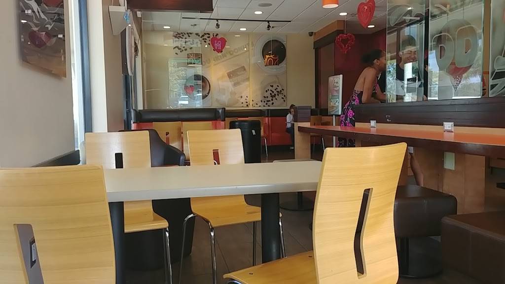 Dunkin | bakery | 13889 Wellington Trace, Wellington, FL 33414, USA | 5612491223 OR +1 561-249-1223