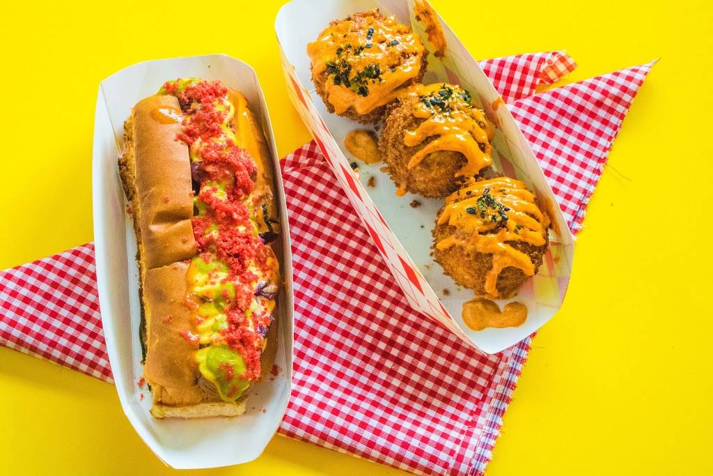 Spicy Dog | meal takeaway | 3224 Yoakum Blvd, Houston, TX 77006, USA | 7135882849 OR +1 713-588-2849