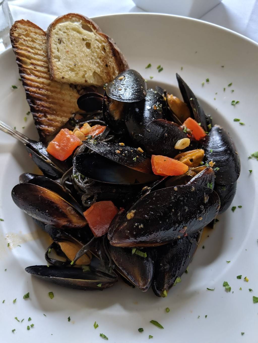 Mizza Artisan Pizza & Italian Cuisine | restaurant | 1112 State St, Santa Barbara, CA 93101, USA | 8058833935 OR +1 805-883-3935