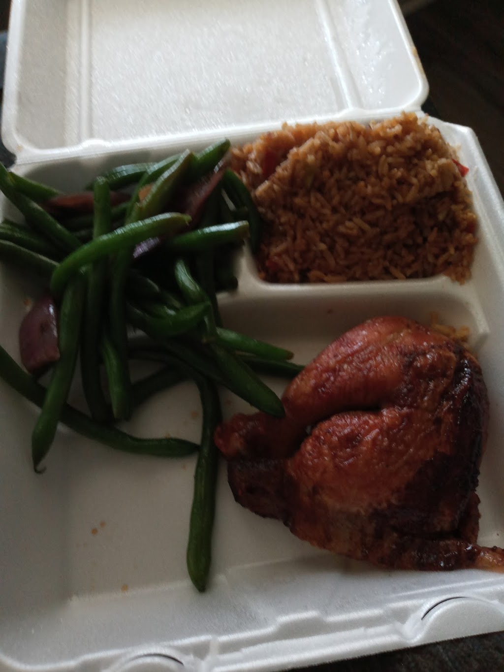 Caralis Rotisserie Chicken | restaurant | 703 E Lewis and Clark Pkwy, Clarksville, IN 47129, USA | 8122862900 OR +1 812-286-2900