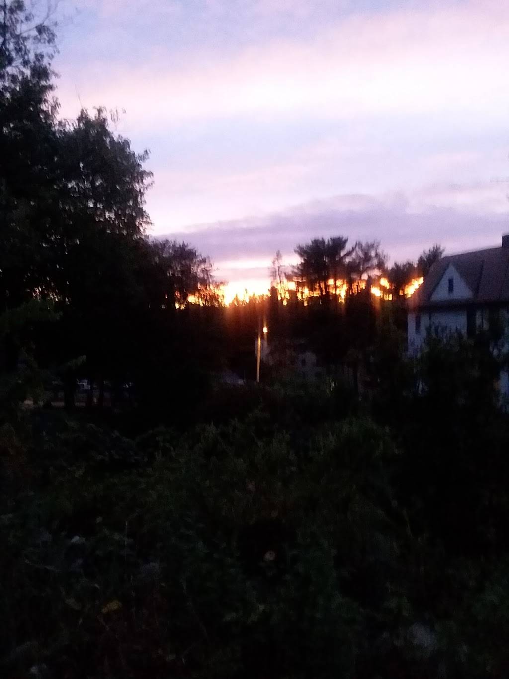 Hillside Cafe & Pub | restaurant | 20 N Spring St # 1, Ansonia, CT 06401, USA | 2037322451 OR +1 203-732-2451