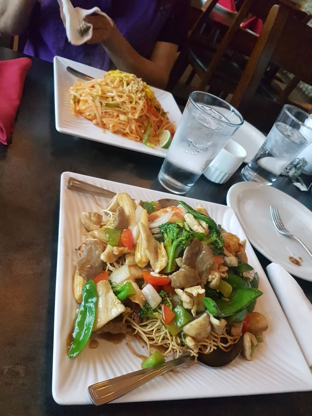 Qings Cuisine | restaurant | 610 Huronia Rd, Barrie, ON L4N 9H2, Canada | 7055036610 OR +1 705-503-6610