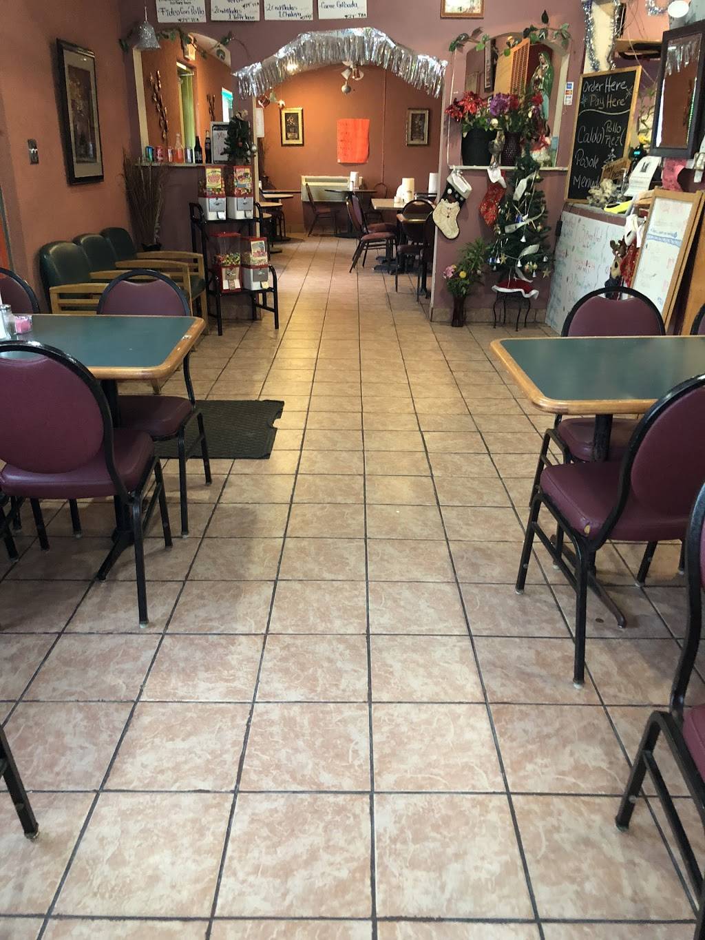 Reynas Cafe | restaurant | 227 Aransas Ave, San Antonio, TX 78210, USA | 2104441028 OR +1 210-444-1028