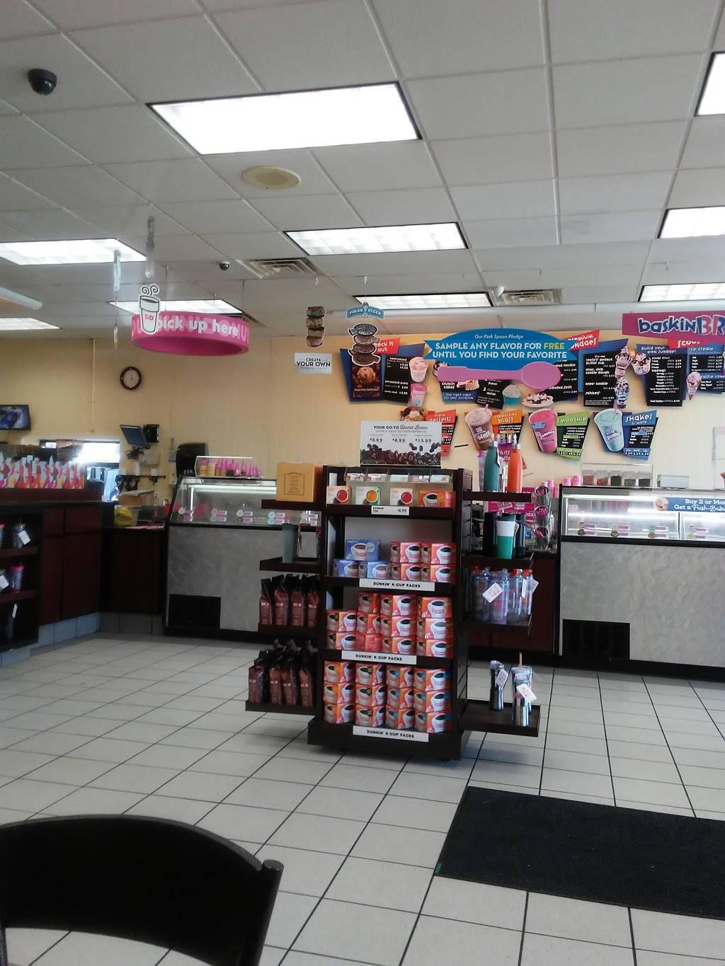 Dunkin | cafe | 95, Clock Tower Plaza, Elgin, IL 60120, USA | 8472899500 OR +1 847-289-9500