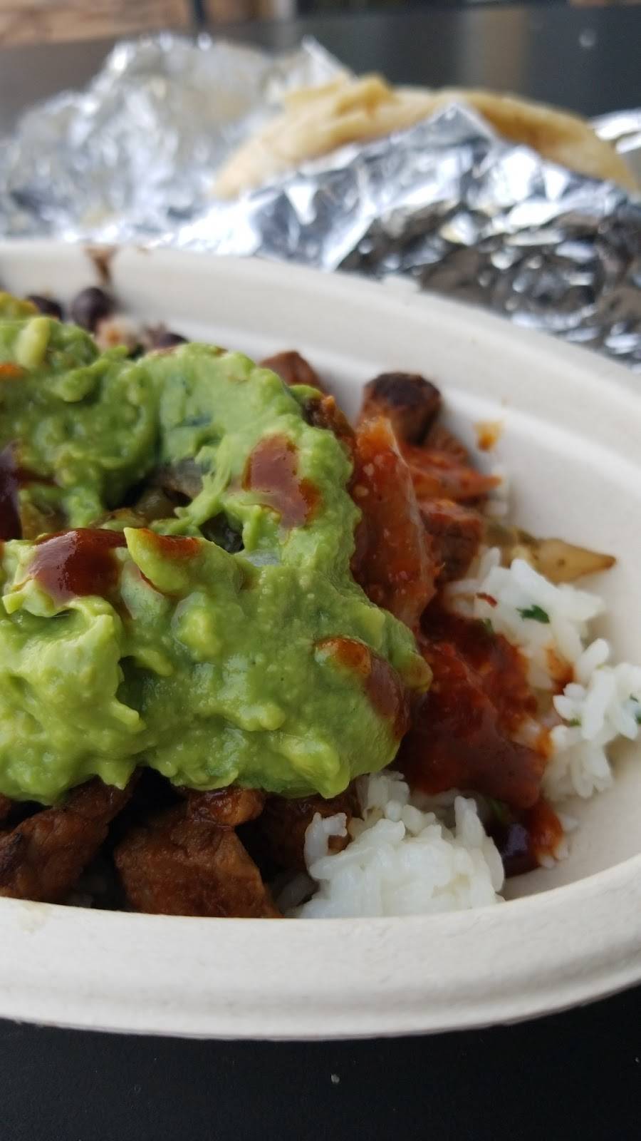 Chipotle Mexican Grill | restaurant | 10515 Sierra Ave D, Fontana, CA 92337, USA | 9093490242 OR +1 909-349-0242