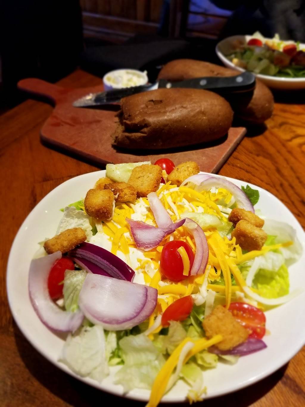 Outback Steakhouse | restaurant | 111 Enterprise Dr, Danville, VA 24540, USA | 4347920781 OR +1 434-792-0781