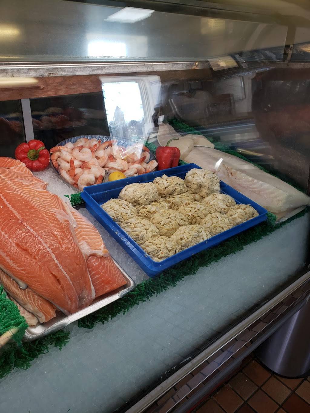 Camerons Seafood | restaurant | 875 Hungerford Dr, Rockville, MD 20850, USA | 3012511000 OR +1 301-251-1000