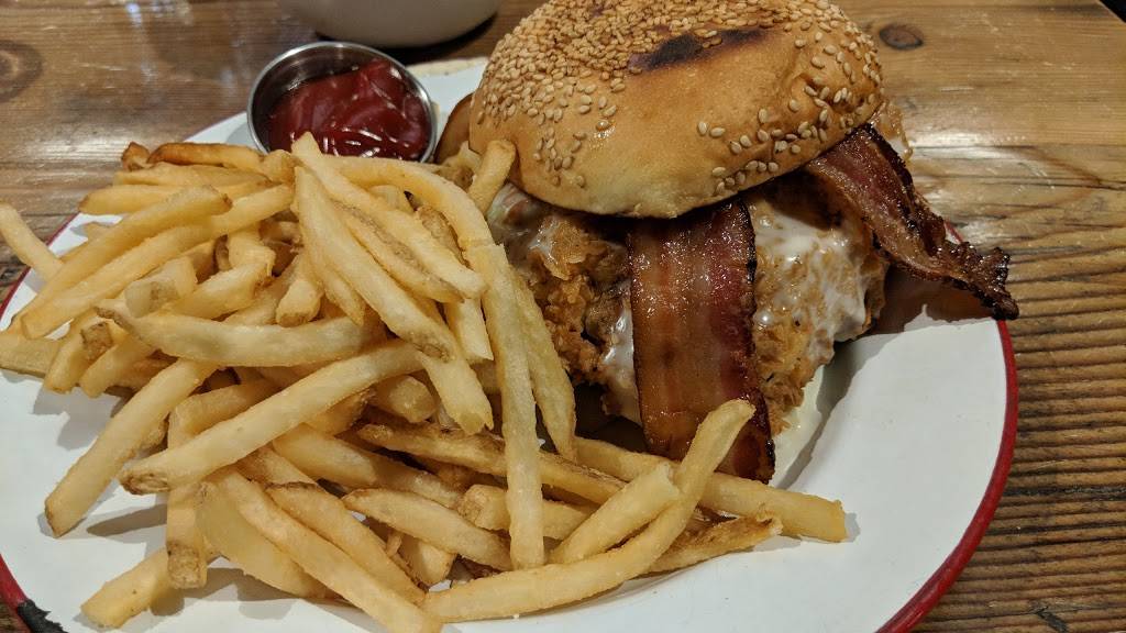 Brewsters Beer Garden + Restaurant | restaurant | 229 Water Street North, Petaluma, CA 94952, USA | 7079818330 OR +1 707-981-8330